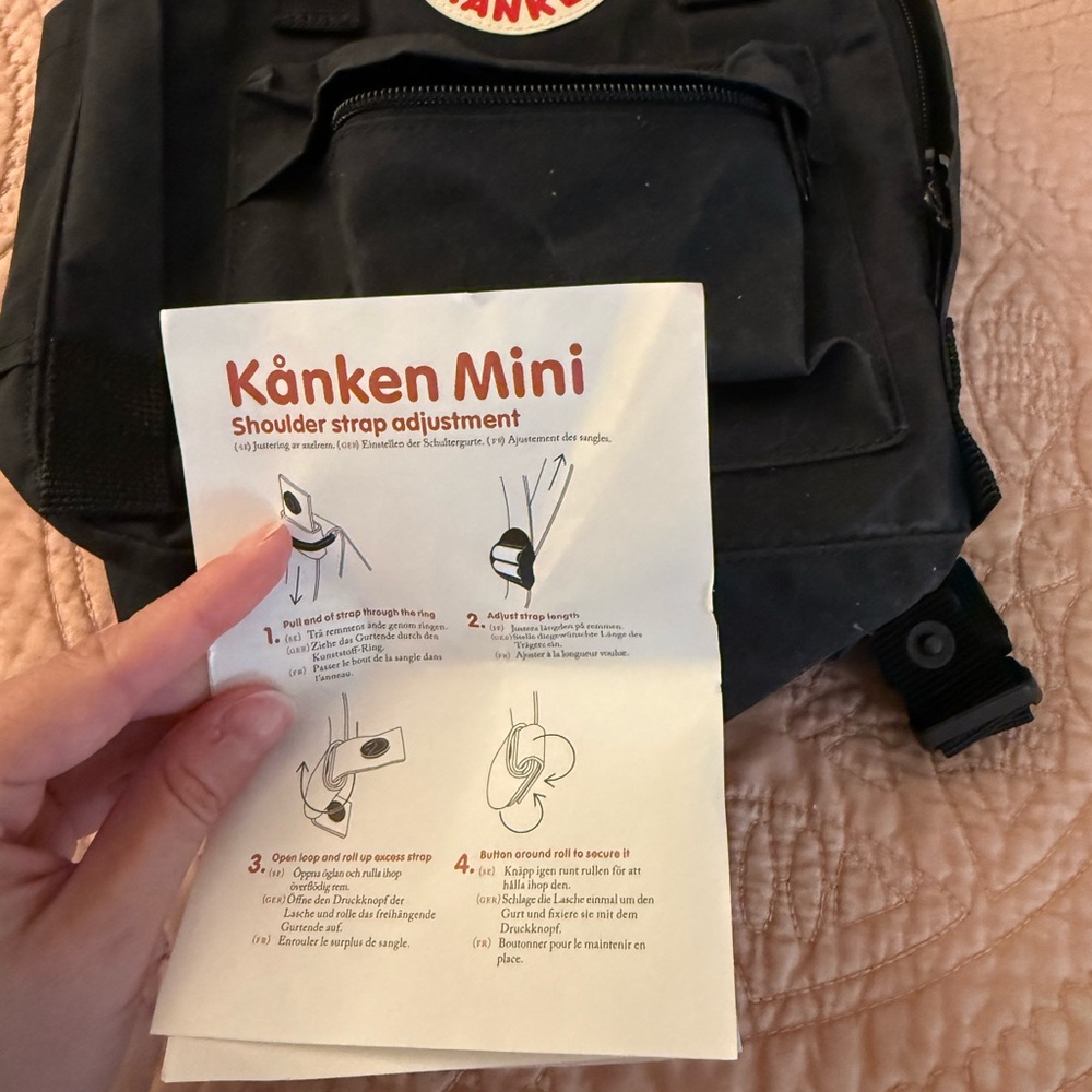 Kånken Classic Black Backpack - Picture 2 of 4